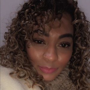 Meet your Posher, Denisha